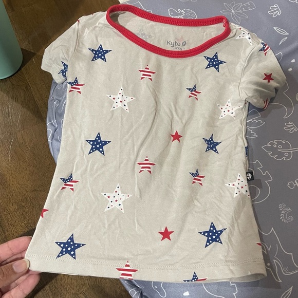 LIKE NEW Kyte Baby Short Sleeve Pajamas ***Limited edition print*** - Picture 4 of 7